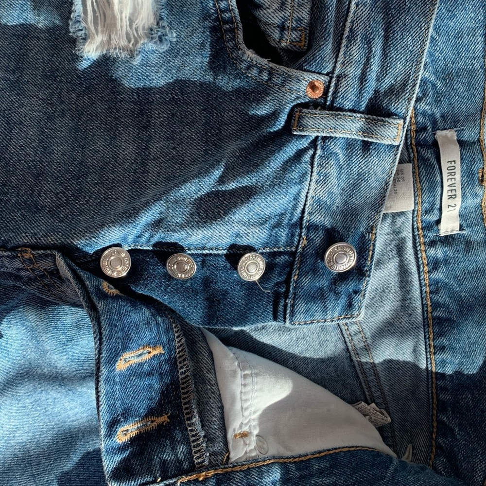 Distressed High Rise Mom Jeans - Picture 3 of 4